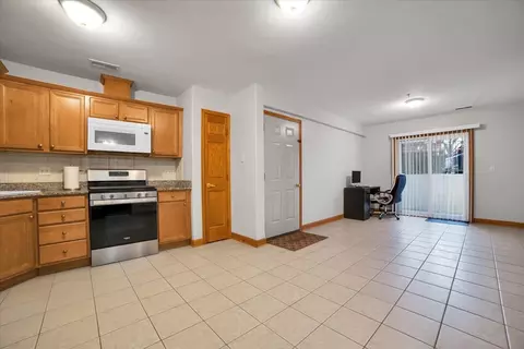 Other - 32 E Hattendorf Ave #1B, Roselle, IL 60172 photo 5 of 7