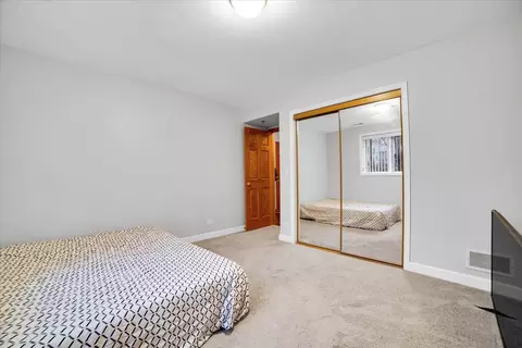 Bedroom - 32 E Hattendorf Ave #1B, Roselle, IL 60172 photo 6 of 6