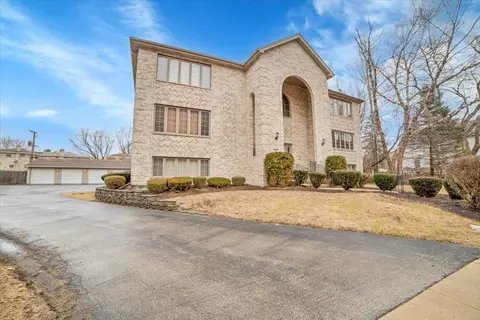 32 E Hattendorf Ave #1B, Roselle, IL 60172