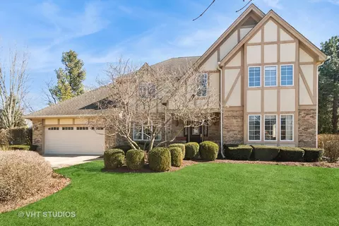 355 S Harrison Ct, Palatine, IL 60067