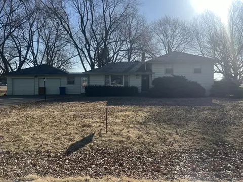 805 E Humphrey Ave, Rock Falls, IL 61071