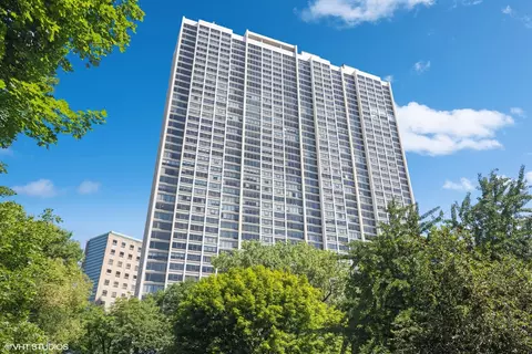 2800 N Lake Shore Dr #1813, Chicago, IL 60657
