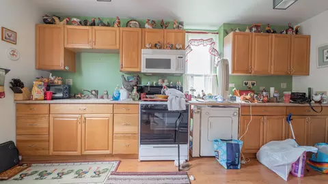 Kitchen - 209 S Williams St, Thornton, IL 60476 photo 2 of 5