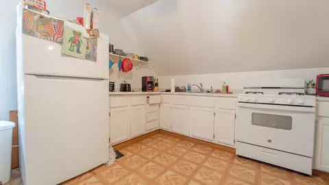 Kitchen - 209 S Williams St, Thornton, IL 60476 photo 4 of 5