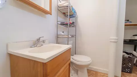 Bath - 209 S Williams St, Thornton, IL 60476 photo 4 of 4