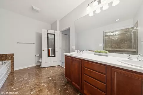 267 E Railroad Ave #304, Bartlett, IL 60103 photo 9