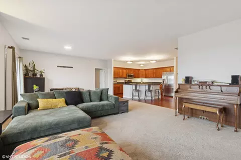 267 E Railroad Ave #304, Bartlett, IL 60103 photo 6