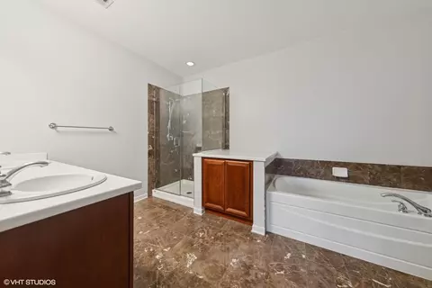 267 E Railroad Ave #304, Bartlett, IL 60103 photo 8