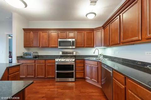267 E Railroad Ave #304, Bartlett, IL 60103 photo 4