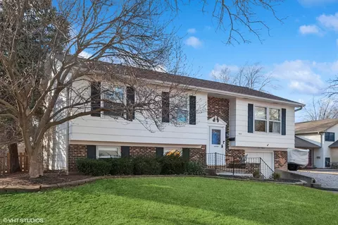 445 Red Bridge Rd, Lake Zurich, IL 60047