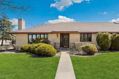 15626 Wild Rose Ln, Orland Park, IL 60462