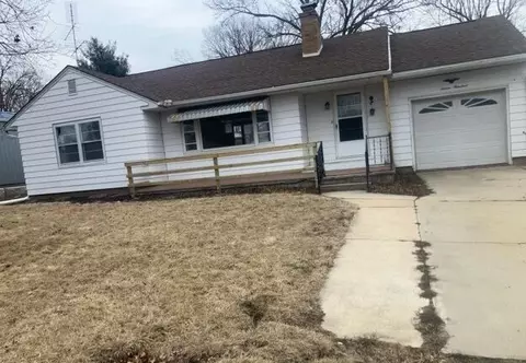 700 Walker Ave, Milledgeville, IL 61051