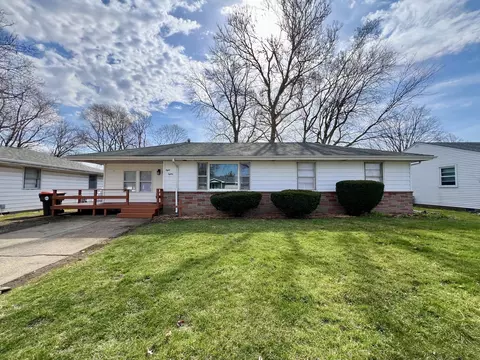 880 Eastview Dr, Rantoul, IL 61866