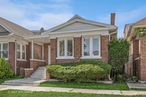 8232 S Kenwood Ave, Chicago, IL 60619