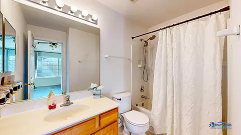 Bath - 2017 Concord Dr, Mchenry, IL 60050 photo 2 of 3