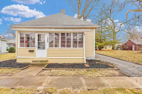 309 E Lincoln St, Monticello, IL 61856