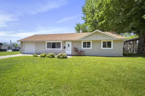 310 Maple Dr, Morris, IL 60450