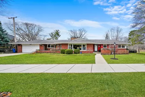7057 N Mcalpin Ave, Chicago, IL 60646