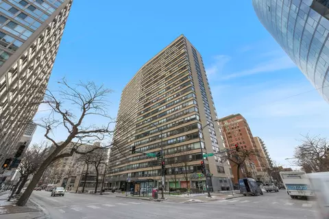 2930 N Sheridan Rd #1108, Chicago, IL 60657