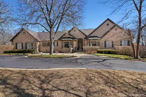 19 N695 Lundstrom Ln, Dundee, IL 60118