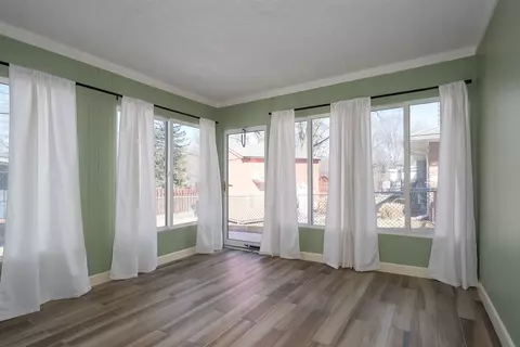 Living - 2 Ethell Pkwy, Bloomington, IL 61701 photo 1 of 5