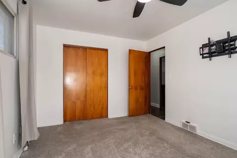 Bedroom - 2 Ethell Pkwy, Bloomington, IL 61701 photo 2 of 3