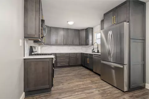 Kitchen - 2 Ethell Pkwy, Bloomington, IL 61701 photo 5 of 6
