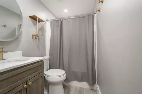 Bath - 2 Ethell Pkwy, Bloomington, IL 61701 photo 1 of 1