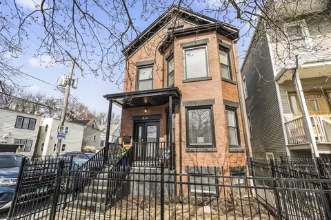 1624 W Peterson Ave, Chicago, IL 60660
