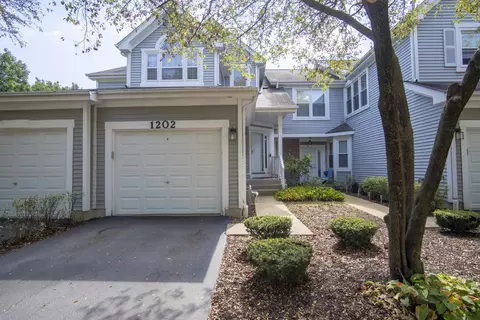 1202 Tennyson Ln, Naperville, IL 60540