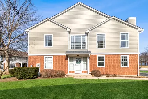 799 Grosse Pointe Cir, Vernon Hills, IL 60061