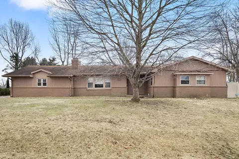 501 Lone Beech Rd, Monticello, IL 61856