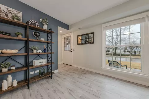 1500 Timber Trl #B, Wheaton, IL 60189 photo 4