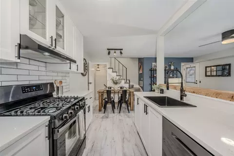 1500 Timber Trl #B, Wheaton, IL 60189 photo 12