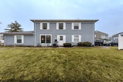 1500 Timber Trl #B, Wheaton, IL 60189 photo 2