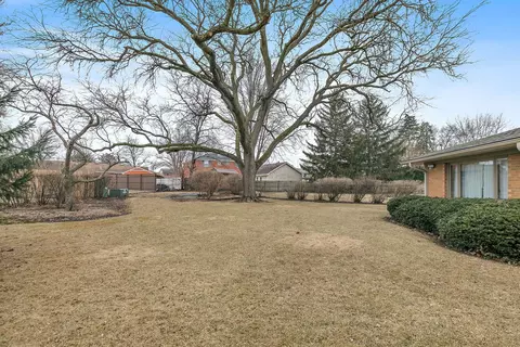 217 Dennis Ct, Elgin, IL 60123 photo 28