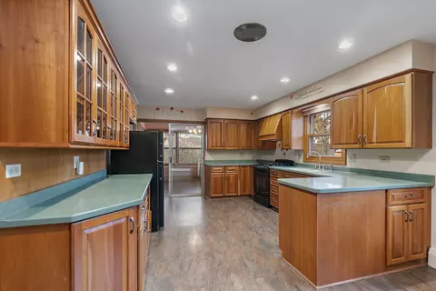 217 Dennis Ct, Elgin, IL 60123 photo 6