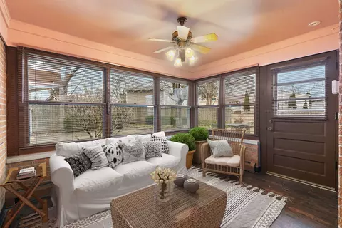 217 Dennis Ct, Elgin, IL 60123 photo 9