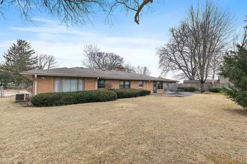 217 Dennis Ct, Elgin, IL 60123 photo 26