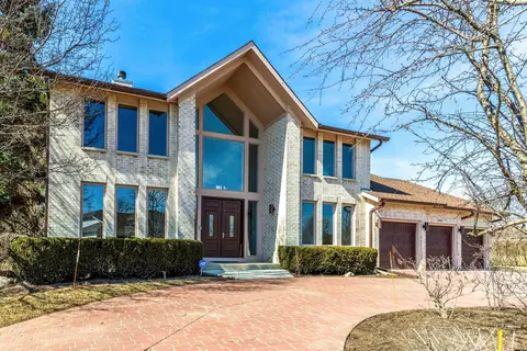 1995 Wilshire Ct, Buffalo Grove, IL 60089