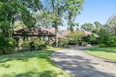 572 Glen Eagles Ct, Inverness, IL 60067