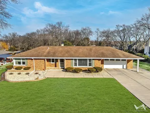 6 N337 Linden Ave, Medinah, IL 60157