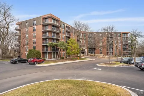 511 Aurora Ave #518, Naperville, IL 60540