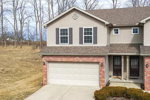 2715 Fox Trot Trl, Bloomington, IL 61705