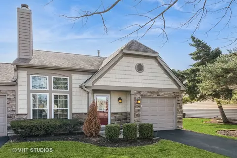 1351 Woodlake Dr, Carol Stream, IL 60188