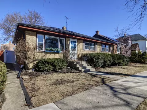 9038 Fairview Ave, Brookfield, IL 60513