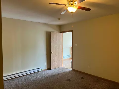 370 E Court St, Kankakee, IL 60901 photo 5