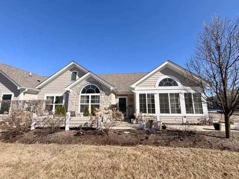 601 Schumann St, Woodstock, IL 60098