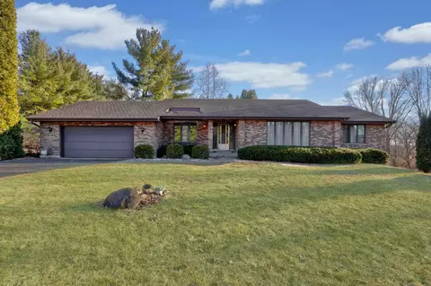 4307 Miller Oaks Dr, Mchenry, IL 60051