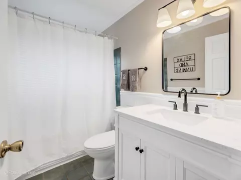 427 Turf Ln, Wheaton, IL 60187 photo 22